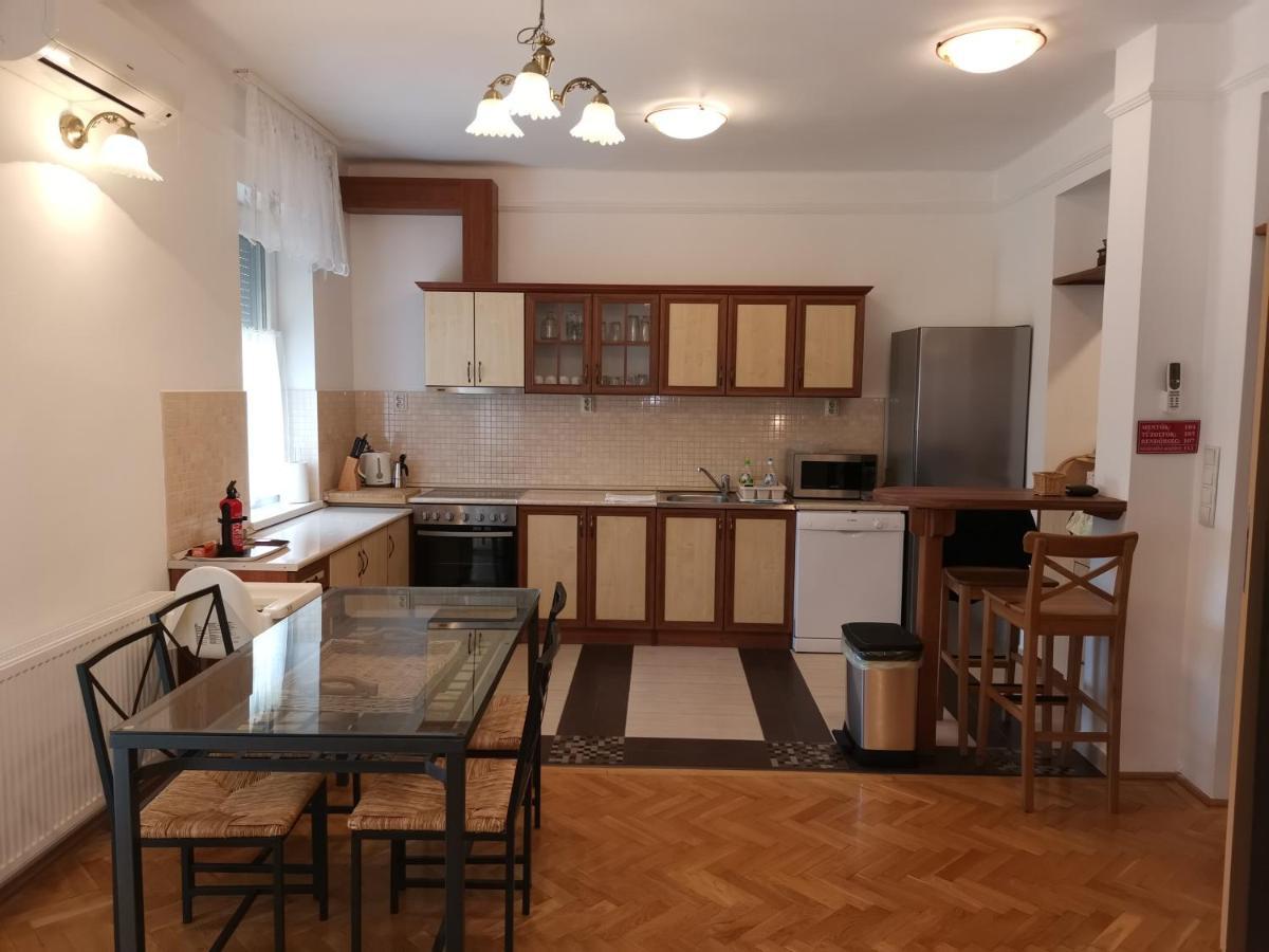 Sugar Apartman Debrecen Eksteriør bilde